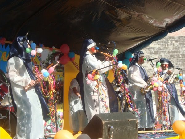 Video de la agrupación Fusiones en las coplas de Carnaval 2010 - Cajabamba