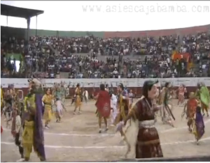 Danza de diablos en la plaza de Toros de Cajabamba