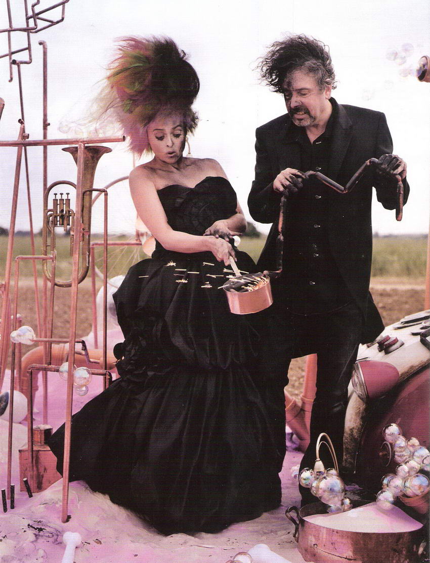 ... salen tim burton y su mujer...