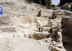 [arqueologos-israel-300x213.jpg]