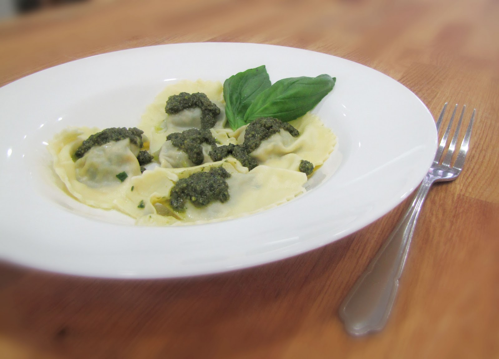 http://4.bp.blogspot.com/_6909jRJX91I/TUQEs0LaJwI/AAAAAAAAAy4/CArVy-L-kuY/s1600/raviolli-1.jpg