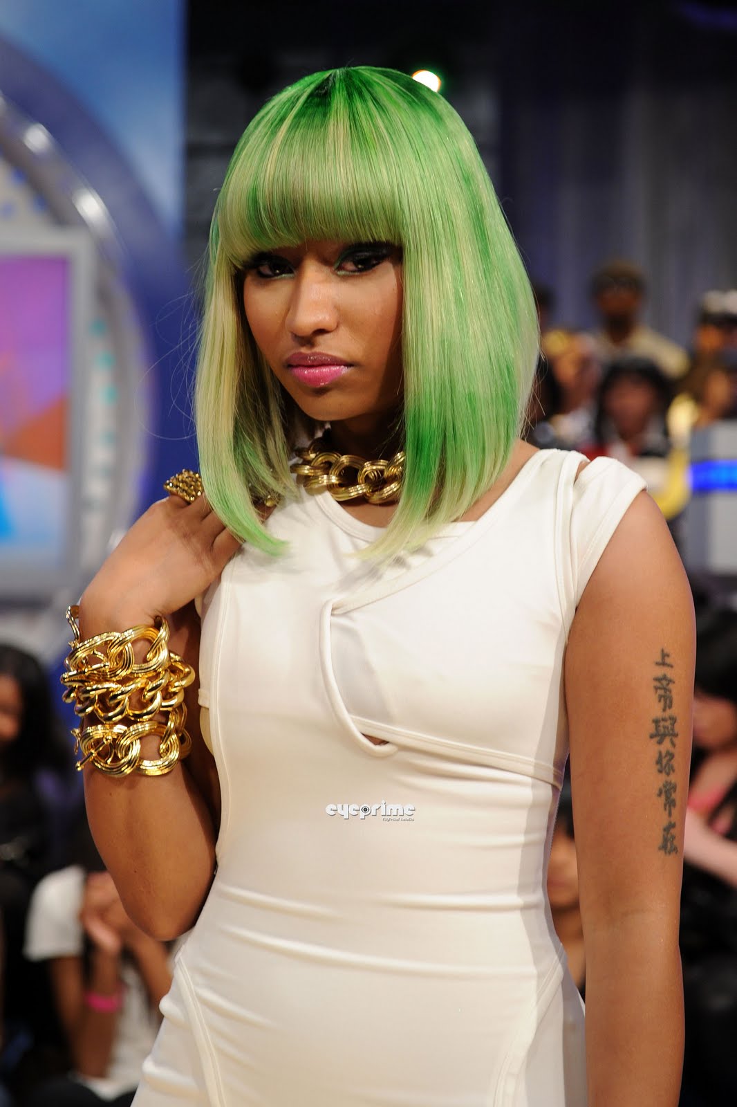 http://4.bp.blogspot.com/_6A8j2EQmANk/S8mg-QzDWPI/AAAAAAAACIk/-OgF91bpKCg/s1600/Nicki%2BMinaj1.jpg