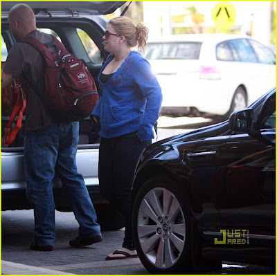 Kelly Clarkson Hot Photo