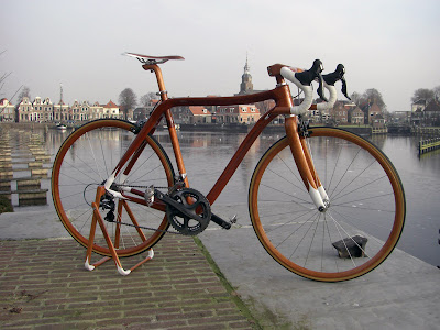 Nice Mahagony Bicycle Wallpaper