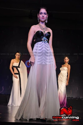 Gaja Jewellery Collection - Chitrangada and other hotties Walk on the Ramp