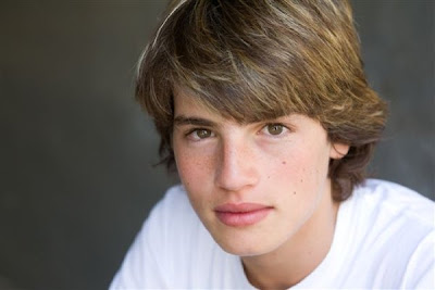 Gregg Sulkin , British actor