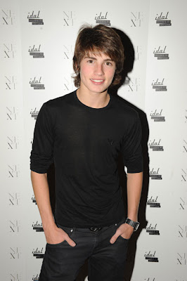 Gregg Sulkin , British actor