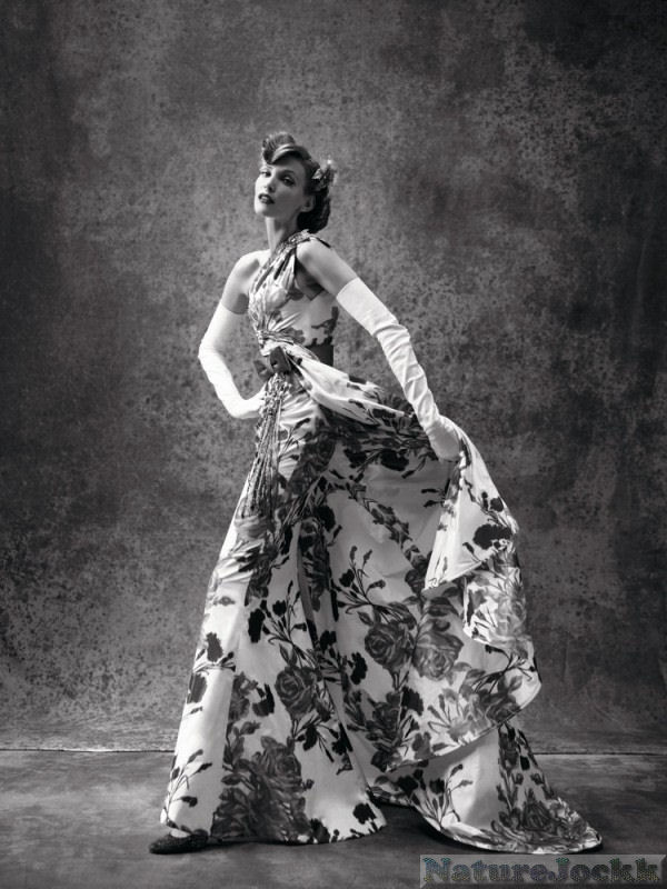 http://4.bp.blogspot.com/_6ANko4sjweM/SxPozBNuZZI/AAAAAAAAXIg/iRNBBMbZWM8/s1600/Avant+Garde+female_1_Dresses.jpg