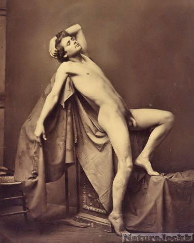 http://4.bp.blogspot.com/_6ANko4sjweM/SxPtMVnFZPI/AAAAAAAAXLw/D8MxTosQxUY/s1600/Vintage+Male+Nude_3_Gaudenzio+Marconi.jpg