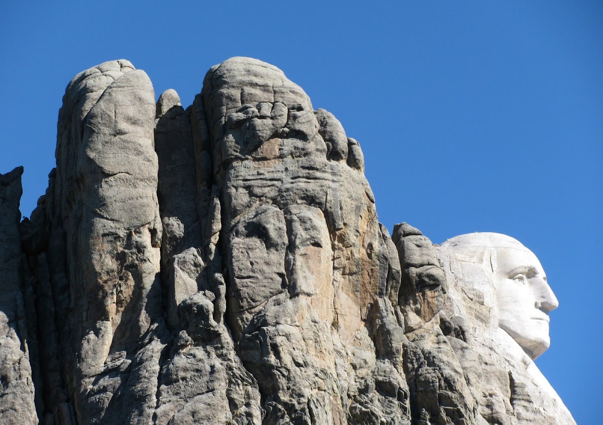 http://4.bp.blogspot.com/_6CgtTL8OqXs/TMxZslcH7hI/AAAAAAAAAok/wbp-ResH0zo/s1200/Mt+Rushmore-Washington.jpg