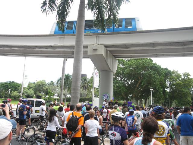 [rally+with+metromover+car+above]