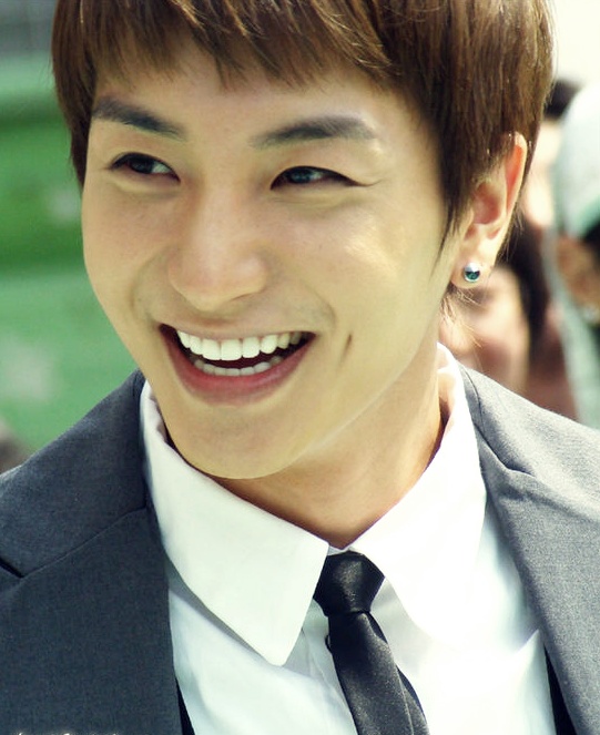 Nome real: Park JungSoo 박정수 Nome real: Park JungSoo 박정수