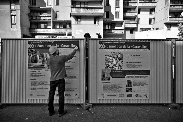 Evry Daily Photo - Quartier des Pyramides - Immeuble dit La Caravelle