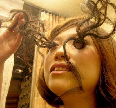 [worlds-longest-eyelashes-05.jpg]