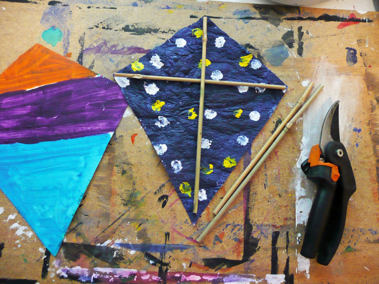 that artist woman Finger Kites