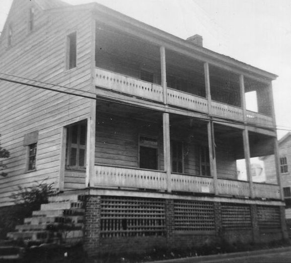 PETER RINGWARE HOUSE circa