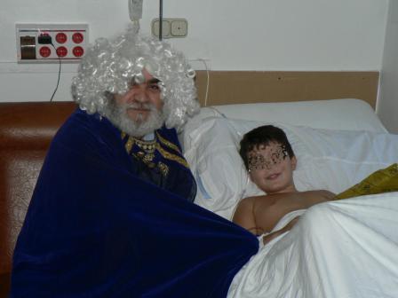 [2009+entrega+regalos+Hospital+Ceuta.JPG]