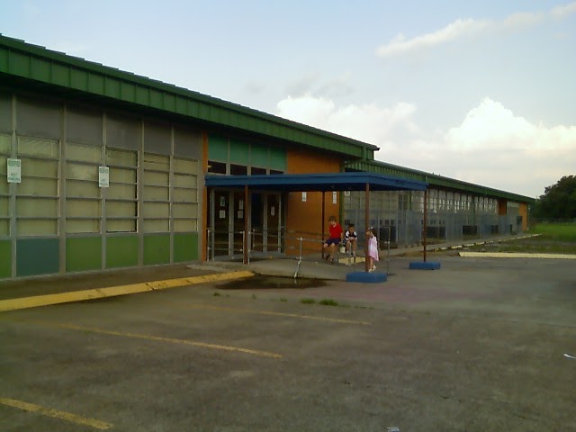 w2wkb�s Bog Splot Tammy�s Oaklawn Jr. High in Houma LA.