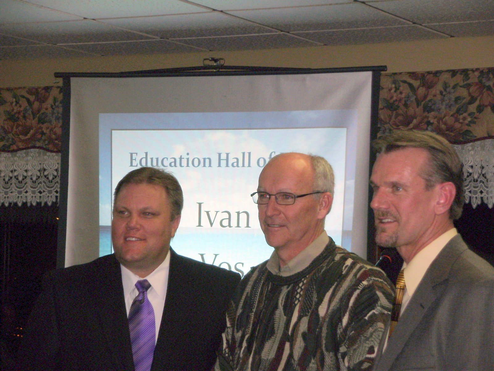 [Chamber+award+recipient+Ivan+Vos+021909-743783.jpg]