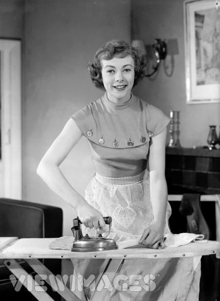 [ironing+clothes.jpg]