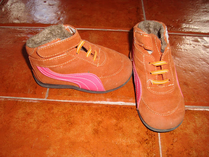 ref65: botas tamanho 20