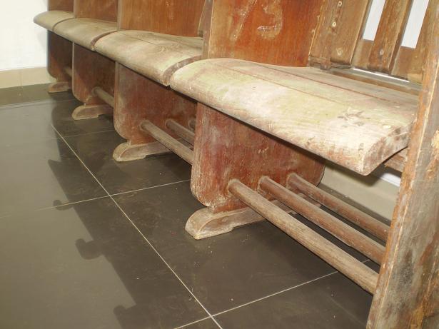 Maestro Antik Purwokerto: bangku bioskop 4 seater SOLD