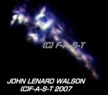John Lenard Walson a filmer des objets énormes dans l'espace 11