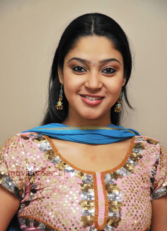 Actress Hanthika Stills Tamil Actress Hanthika Photo Gallery unseen pics