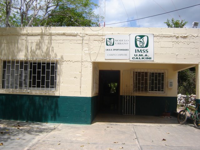 [Deficiente+servicio+del+IMSS+en+CALKINI.JPG]