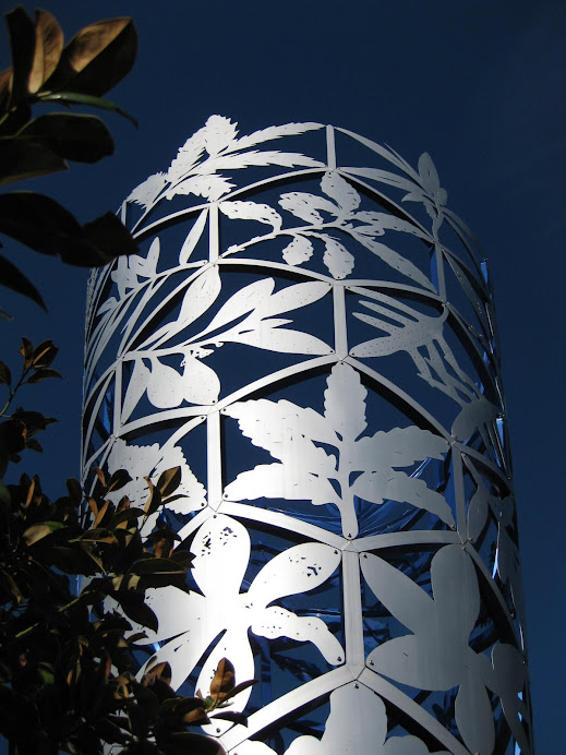 Millenium monument à cathedral square