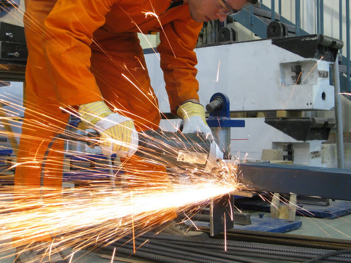 je me lance dans la métallurgie. My fireworks...