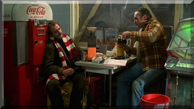 Zimmermann ve Ripley CocaCola reklamı eşliğinde