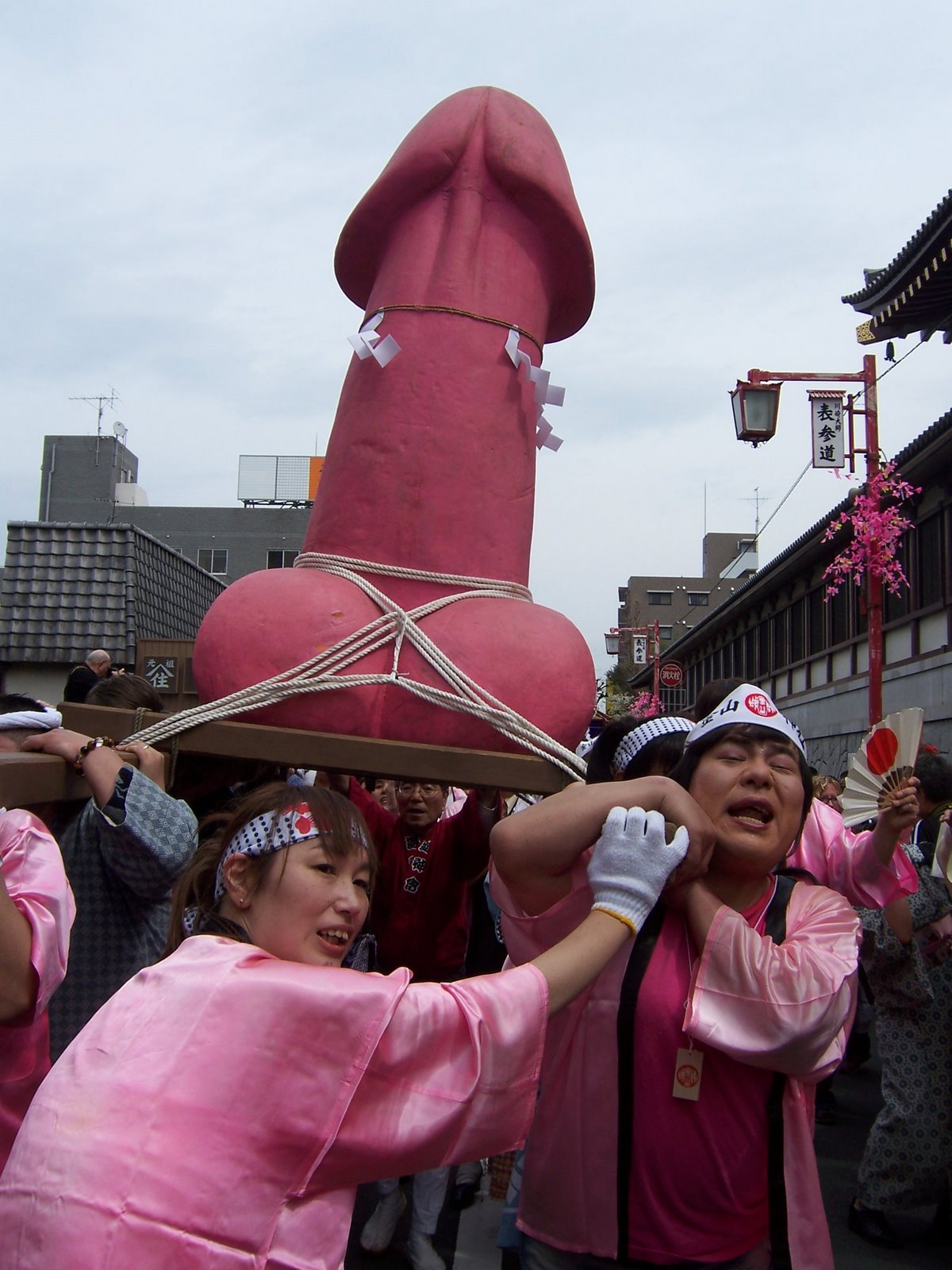 [Peace+Festival+and+Kanamara+Matsuri+152.jpg]