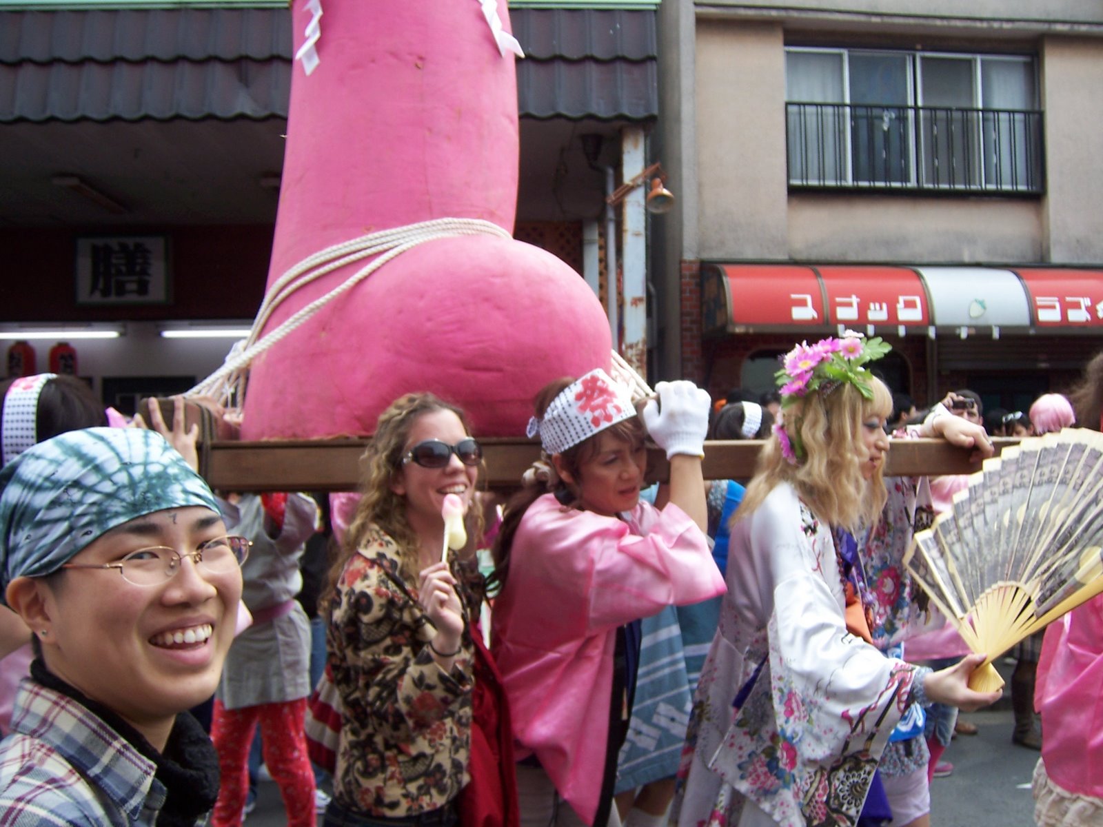 [Peace+Festival+and+Kanamara+Matsuri+154.jpg]