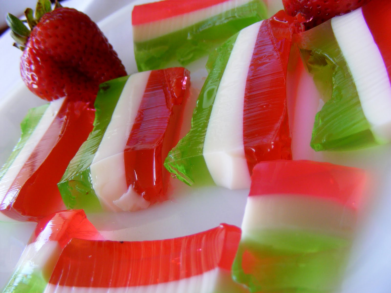 GELATINA TRICOLOR UN POSTRE DELICIOSO!!!