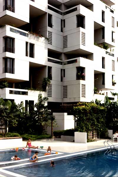 [safdie-singapore.jpeg]