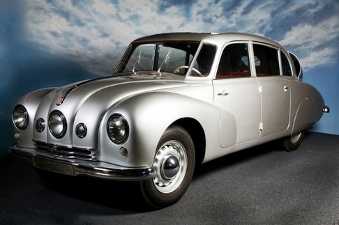 [1586252-tatra-t87.jpg]