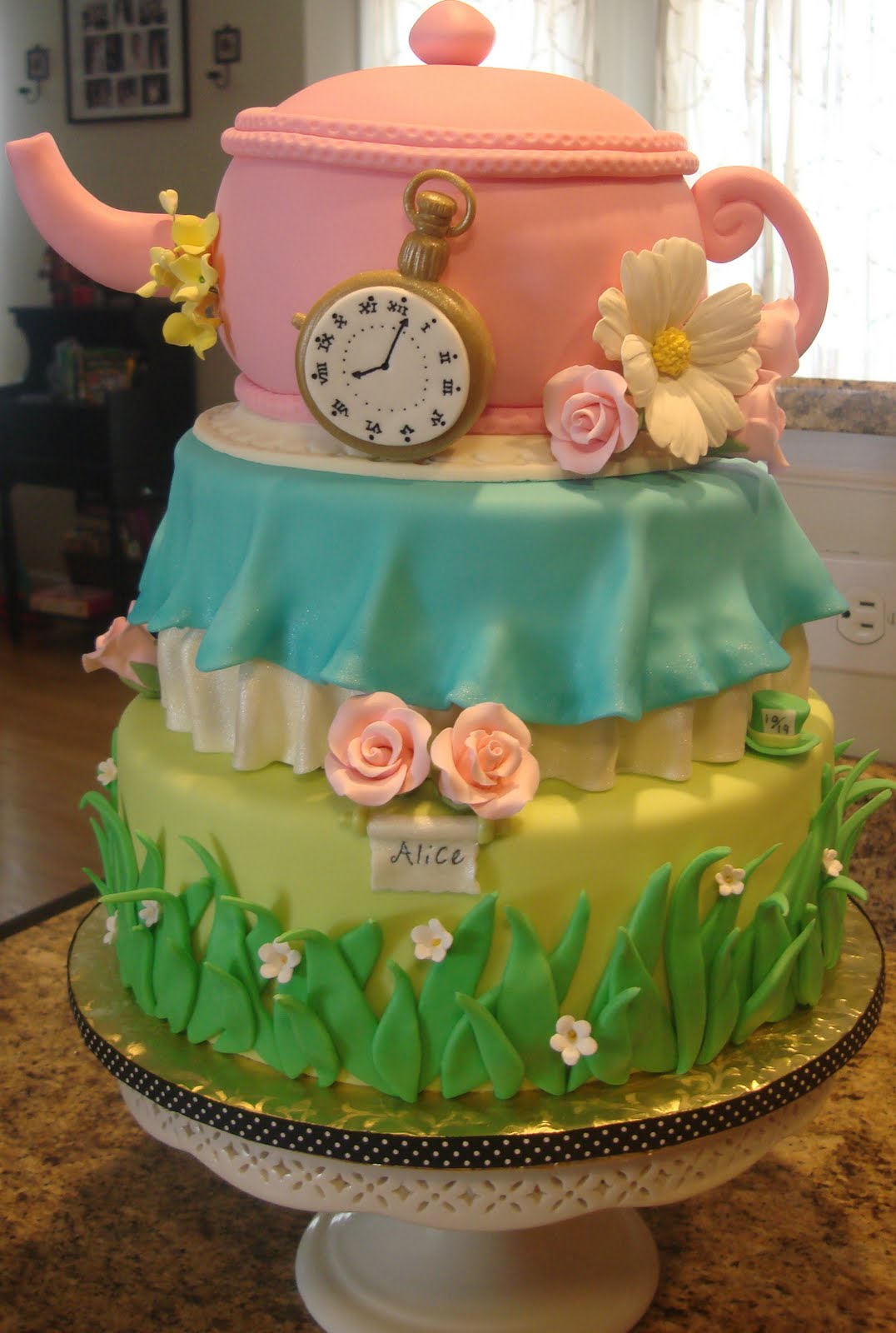 Debby's Cakes: An Alice In Wonderland Inspired Baby Shower Cake