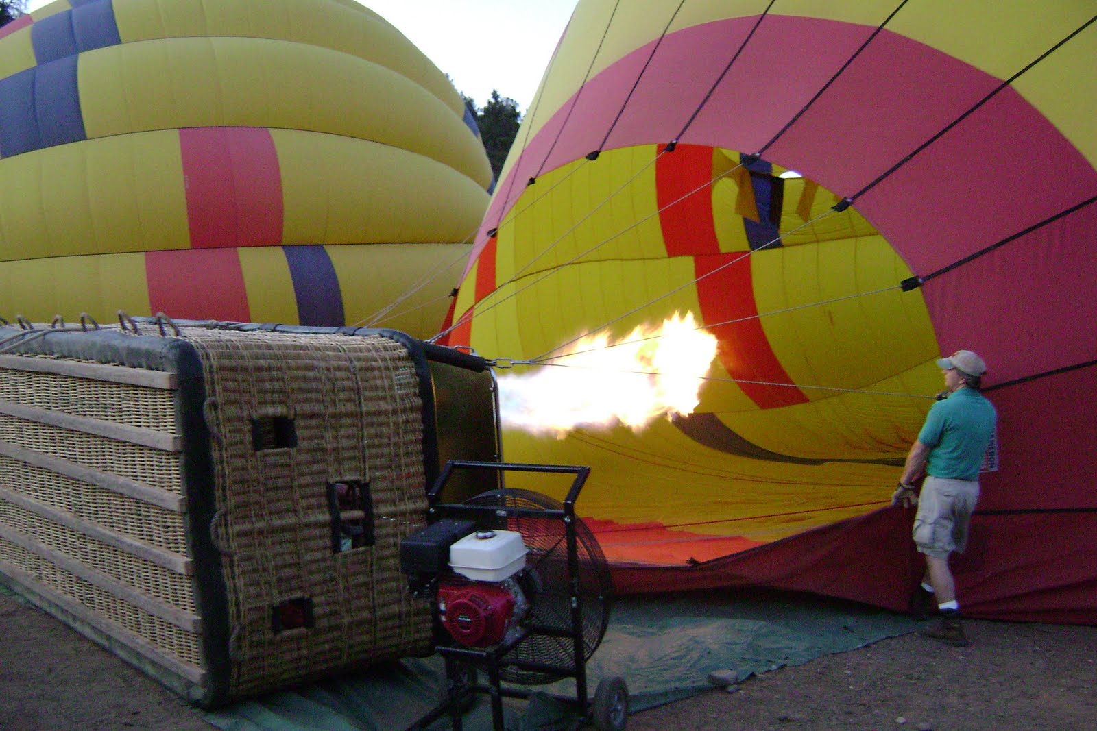 [28.+Blowing+the+balloon+up.JPG]