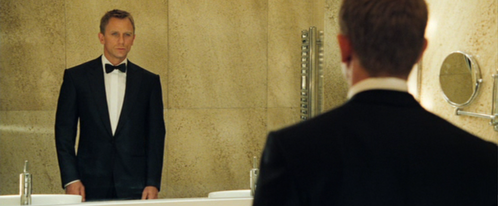Daniel+craig+casino+royale+outfits