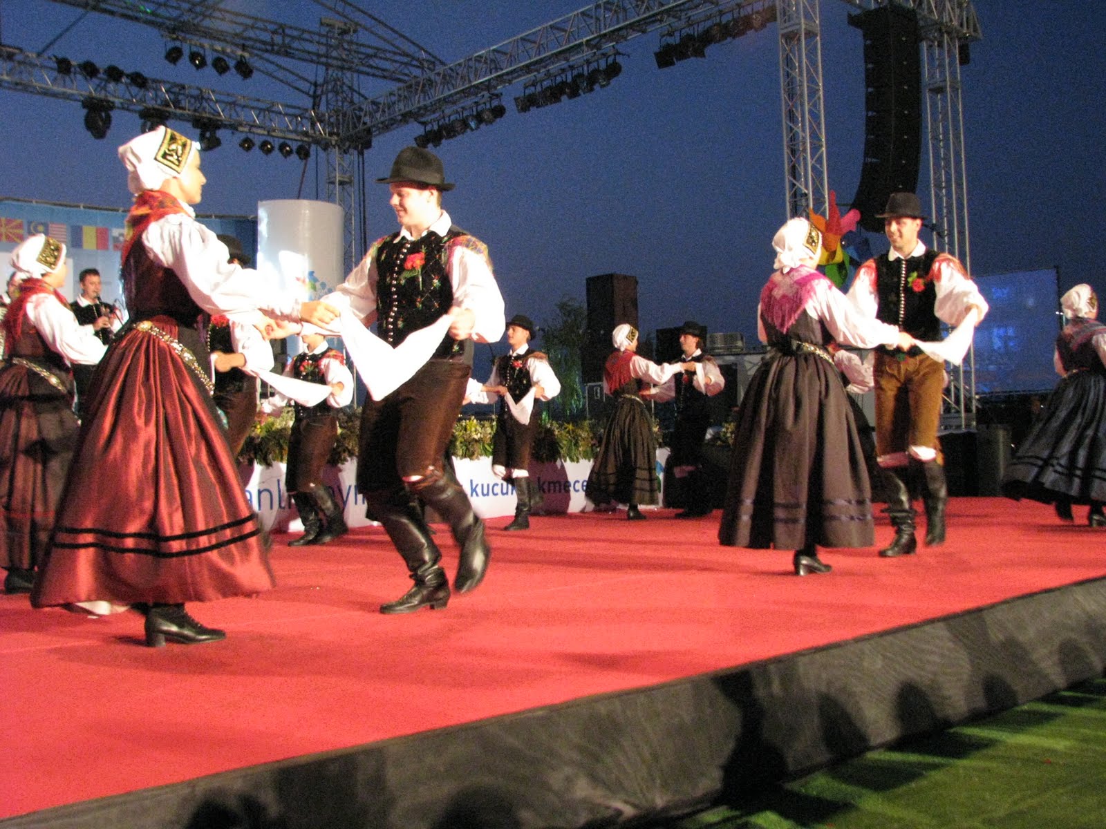 [IMG_4384.JPG]