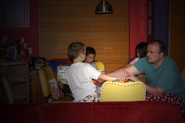 [FamilyGameNight080108+015b.jpg]