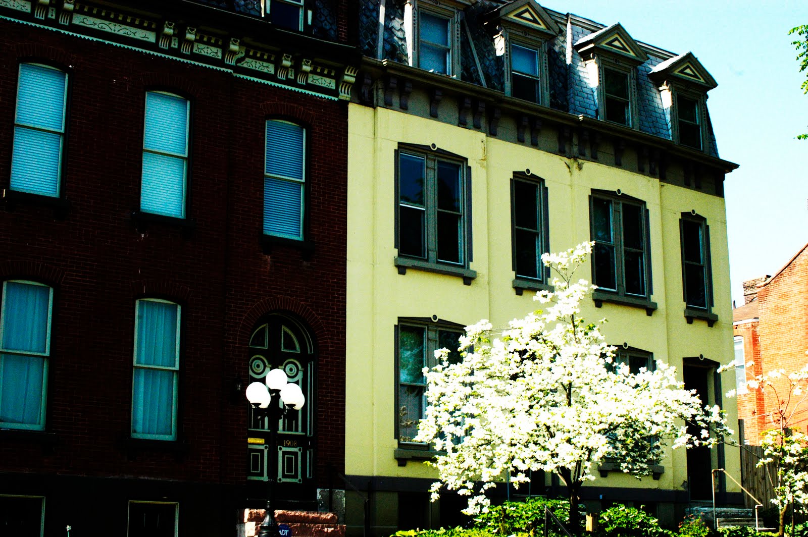 Beautiful St. Louis (Riverview, Benton, Chain of Rocks apartment