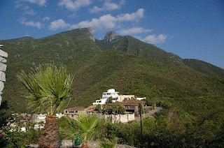 Casa de los Tubos Cerro de la Silla Col. Contry La casa de los tubos Cerro de la Silla Monterrey