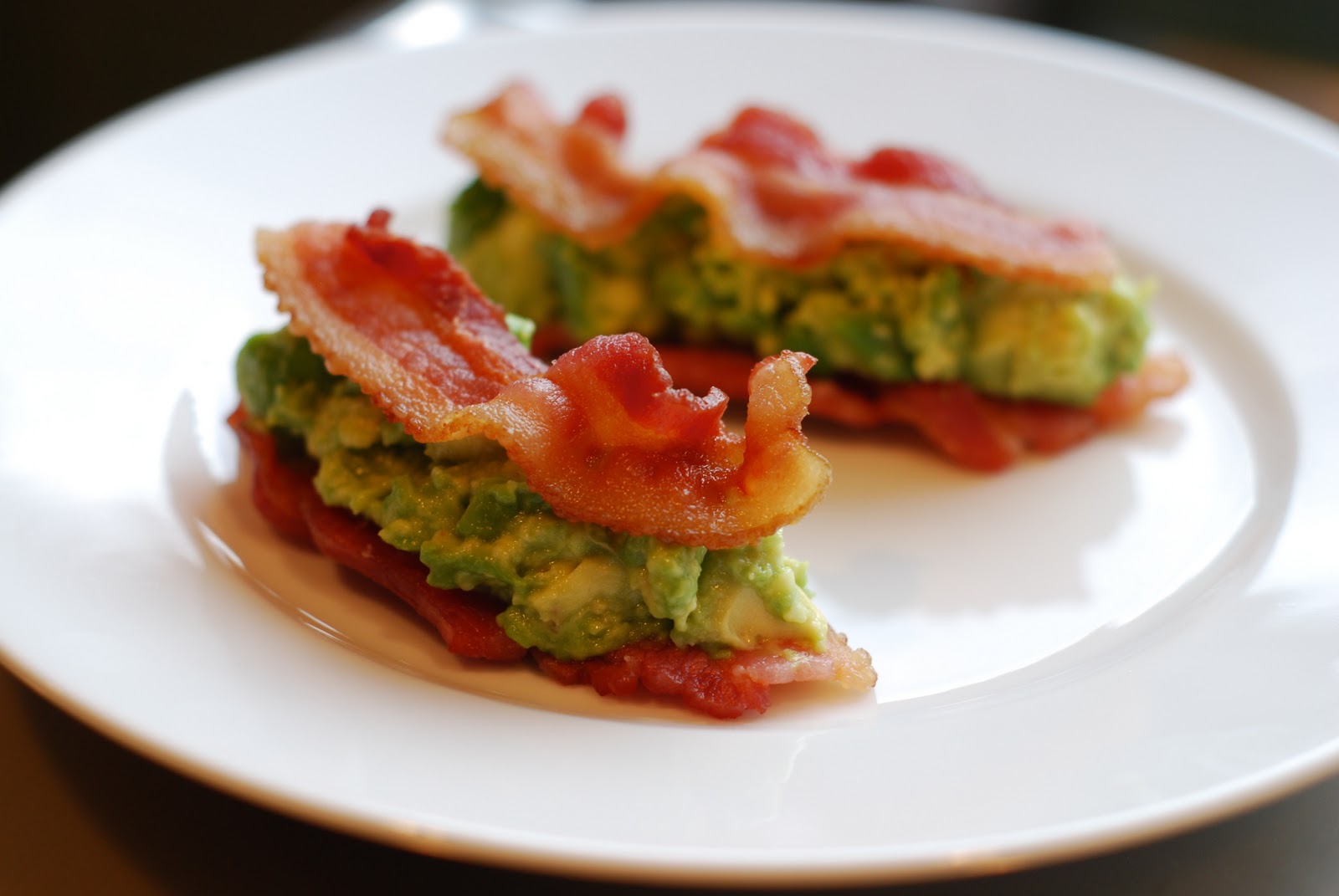 FITBOMB Bacon & Avocado "Sandwiches"