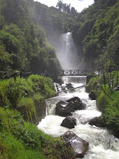 waterfall en Peguche, Ecuador