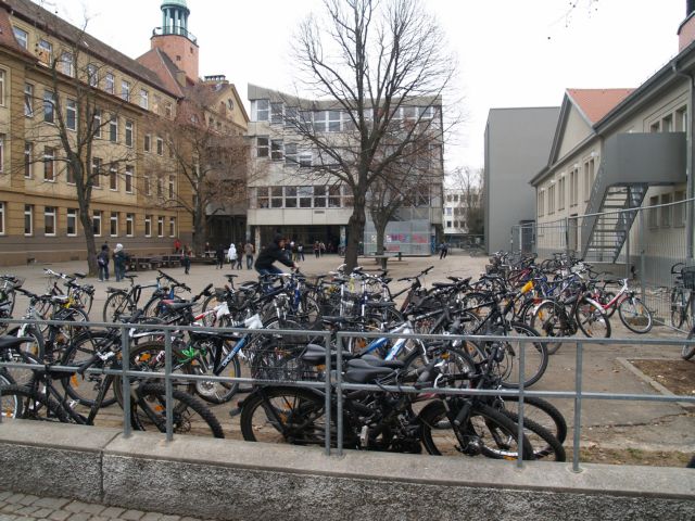 [2009-04-01-12h30m43.jpg]