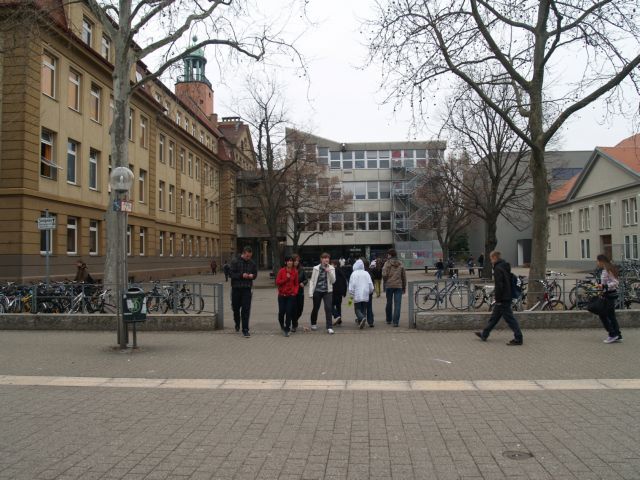[2009-04-01-12h30m22.jpg]