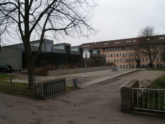 [2009-04-01-12h37m02.jpg]