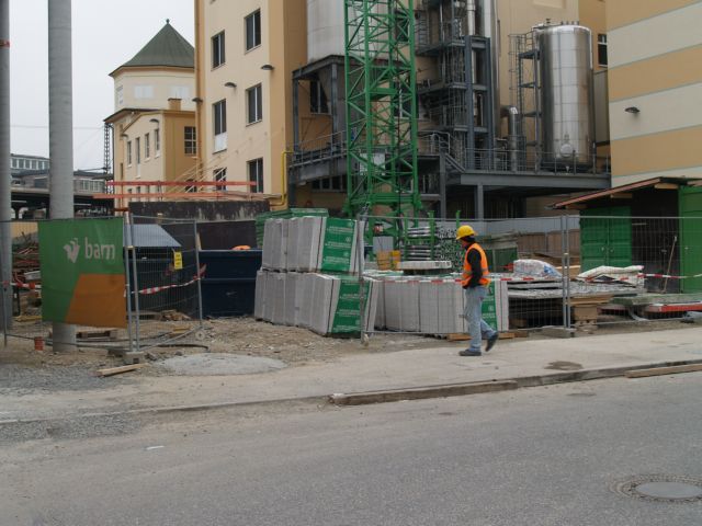 [2009-04-01-14h12m46.jpg]